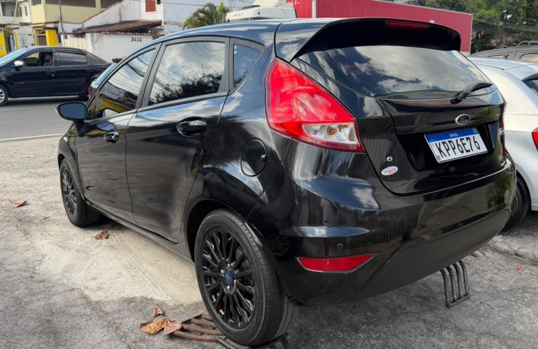Ford New Fiesta SE 1.6 16V - Foto #5
