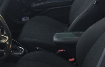 Fiat Cronos 1.3 Drive (Aut) - Foto #4