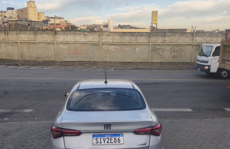 Fiat Cronos 1.3 Drive (Aut) - Foto #6