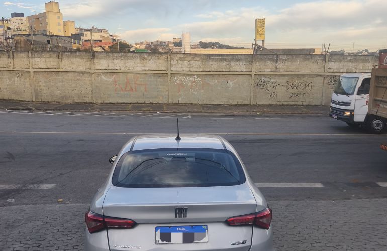 Fiat Cronos 1.3 Drive (Aut) - Foto #9