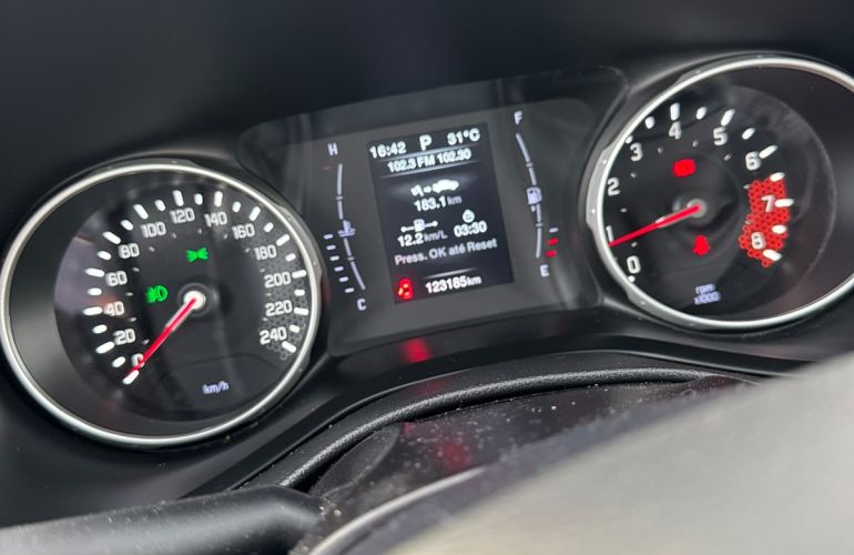 Fiat Toro Freedom 1.8 AT6 4x2 (Flex) - Foto #2
