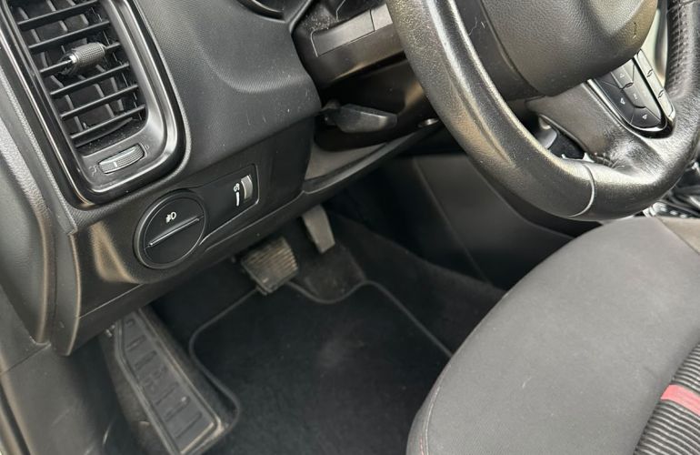 Fiat Toro Freedom 1.8 AT6 4x2 (Flex) - Foto #9