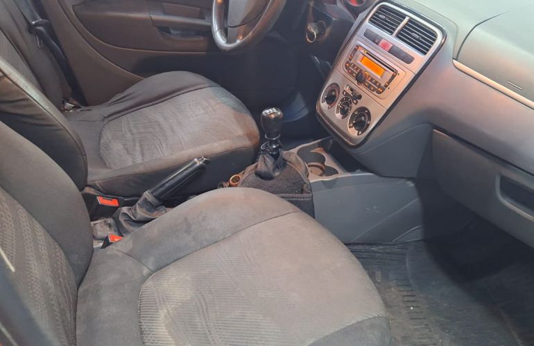 Fiat Punto Attractive 1.4 (Flex) - Foto #6