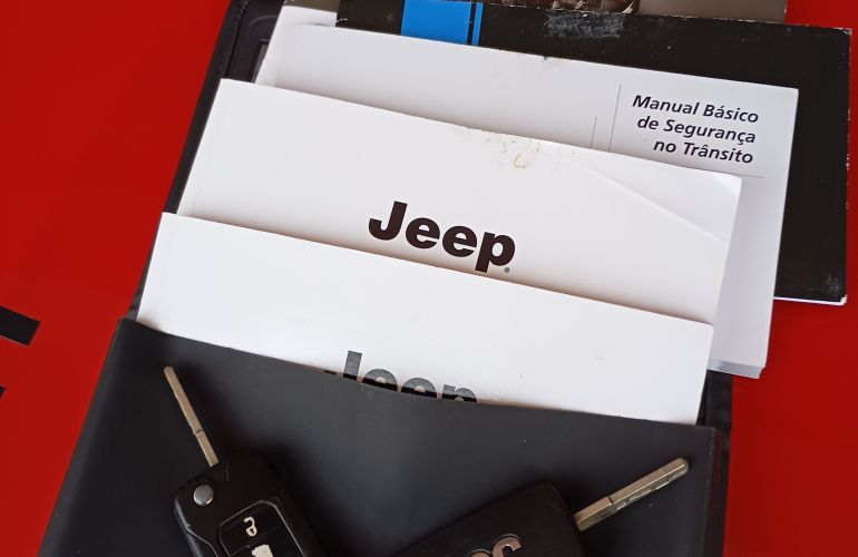Jeep Renegade Longitude 1.8 (Aut) (Flex) - Foto #4