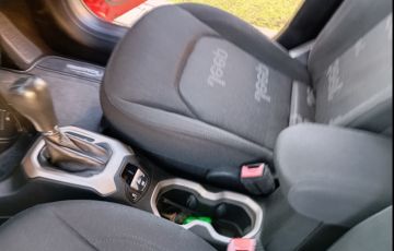 Jeep Renegade Longitude 1.8 (Aut) (Flex) - Foto #10