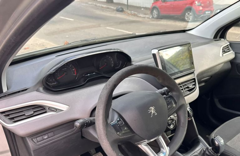 Peugeot 208 Active 1.2 12V (Flex) - Foto #2
