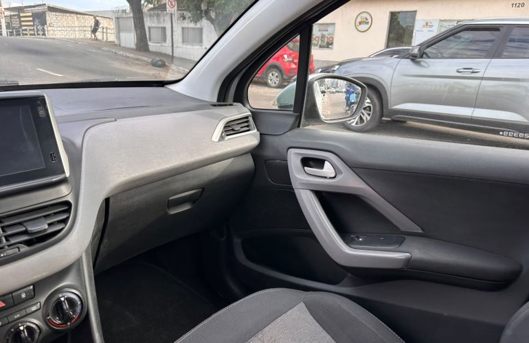 Peugeot 208 Active 1.2 12V (Flex) - Foto #6
