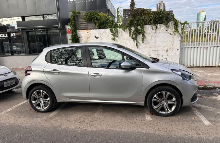 Peugeot 208 Active 1.2 12V (Flex) - Foto #9