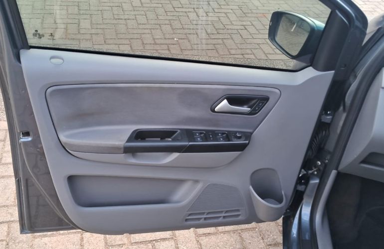 Volkswagen Fox 1.6 16v MSI Highline I-Motion (Flex) - Foto #5