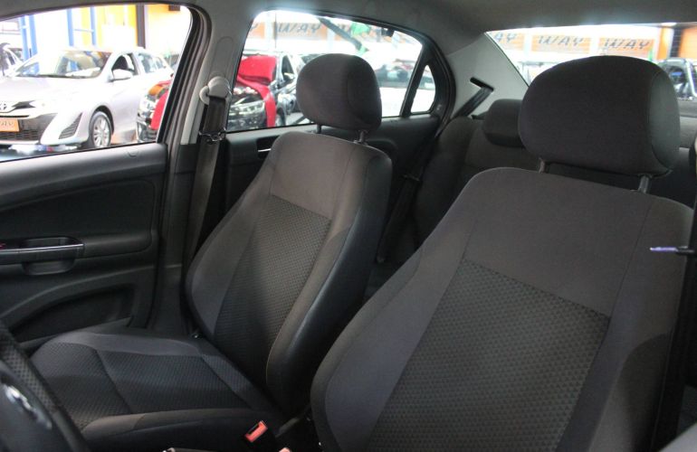 Volkswagen Voyage 1.0 12v MPi Totalflex - Foto #9