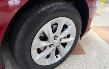 Chevrolet Onix 1.0 LT - Foto #8