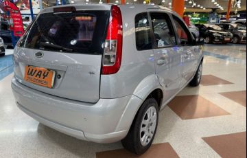Ford Fiesta 1.6 MPi Hatch 8v - Foto #5