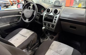 Ford Fiesta 1.6 MPi Hatch 8v - Foto #10
