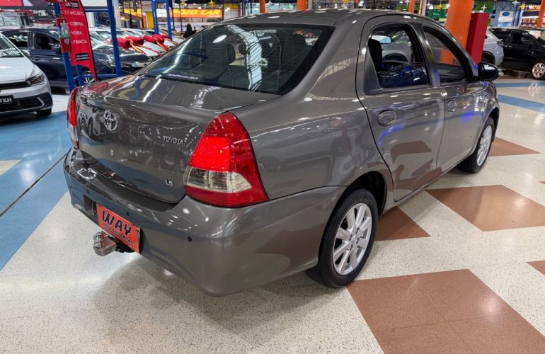 Toyota Etios 1.5 X Plus Sedan 16v - Foto #5