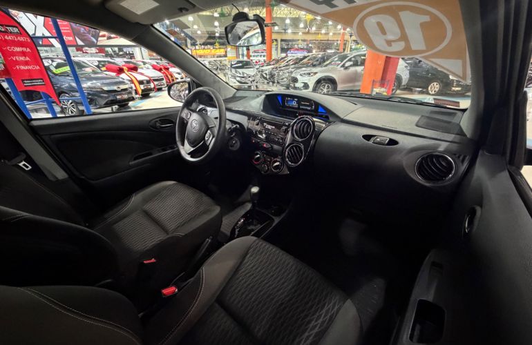Toyota Etios 1.5 X Plus Sedan 16v - Foto #8