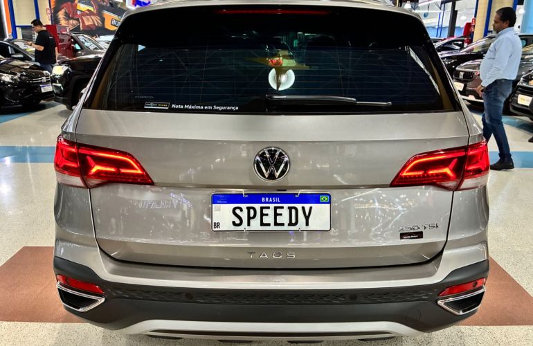 Volkswagen Taos 250 TSi Highline - Foto #8