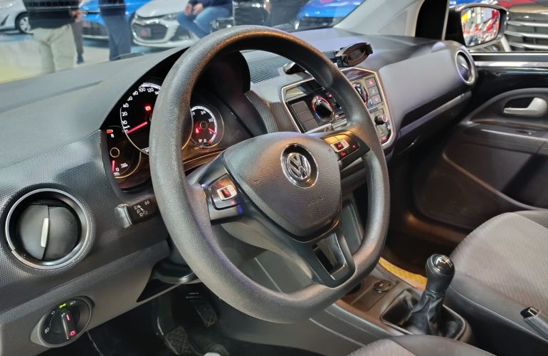 Volkswagen Up 1.0 170 TSi Total Connect - Foto #9