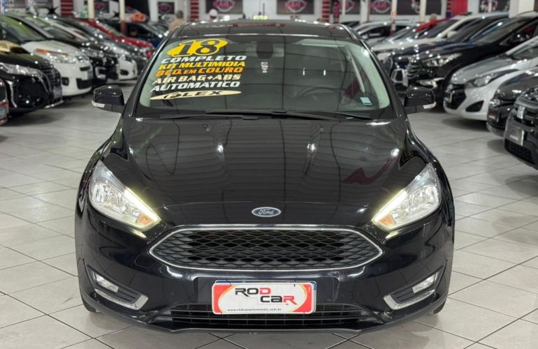Ford Focus 2.0 SE Fastback 16v - Foto #2