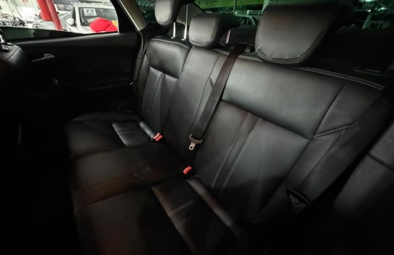 Ford Focus 2.0 SE Fastback 16v - Foto #8