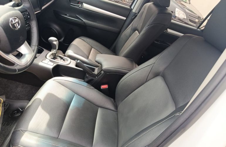 Toyota Hilux 2.8 TDI CD SRX 4x4 4wd (Aut) - Foto #8