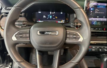 Jeep Commander 1.3 T270 Turbo Overland - Foto #9