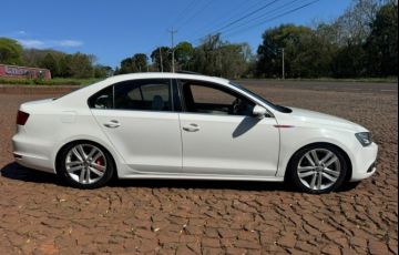 Volkswagen Jetta 2.0 TSI Highline DSG - Foto #3