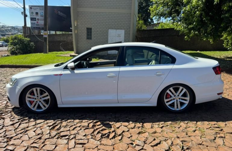 Volkswagen Jetta 2.0 TSI Highline DSG - Foto #4