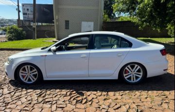 Volkswagen Jetta 2.0 TSI Highline DSG - Foto #4