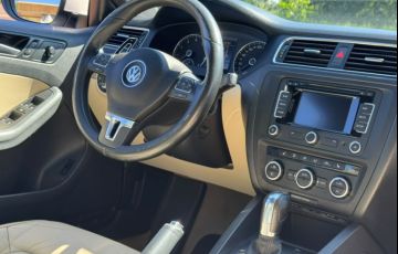 Volkswagen Jetta 2.0 TSI Highline DSG - Foto #8
