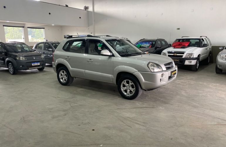 Hyundai Tucson 2.0 MPFi GLS 16V 143cv 2WD Flex 4p Automático - Foto #2