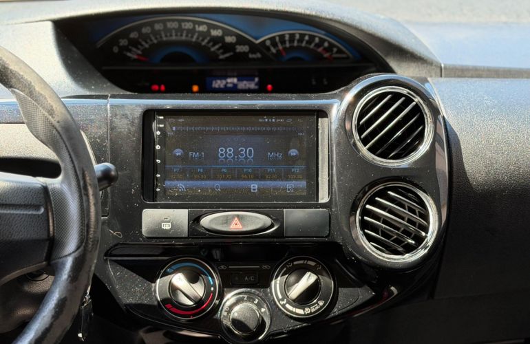 Toyota Etios 1.5 Xs Sedan 16v - Foto #5