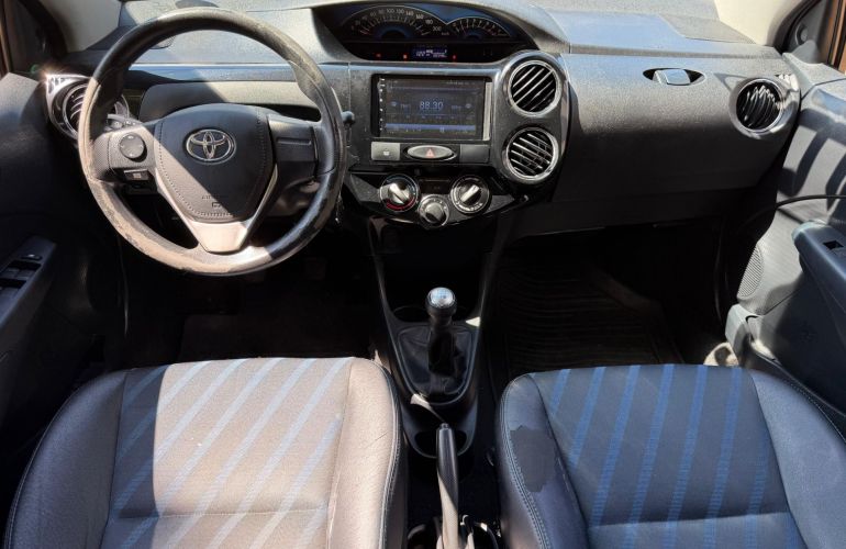 Toyota Etios 1.5 Xs Sedan 16v - Foto #7