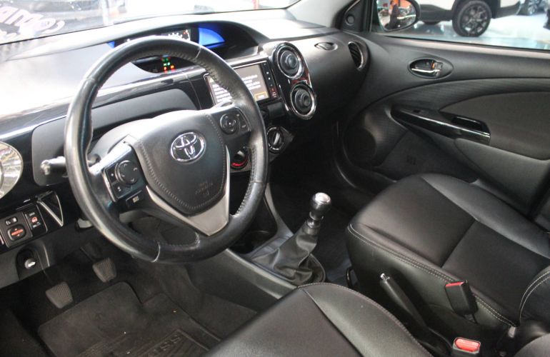 Toyota Etios Cross 1.5 16v - Foto #4