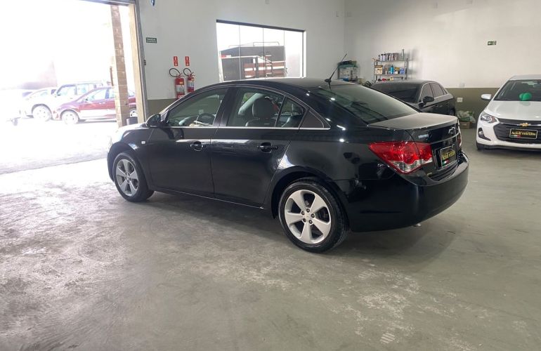 Chevrolet Cruze 1.8 LT 16V Flex 4p Automático - Foto #3