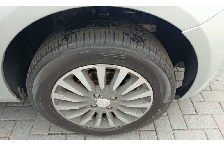 Fiat Punto ELX 1.4 (Flex) - Foto #9