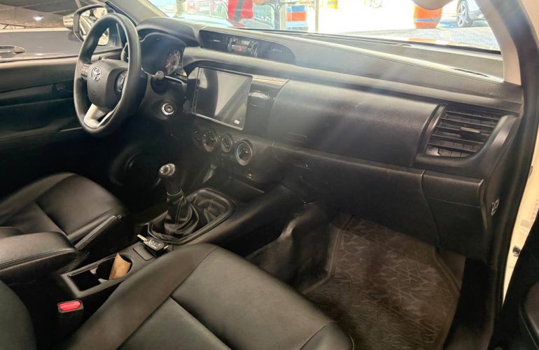 Toyota Hilux 2.8 D-4d Turbo CD Power Pack 4x4 - Foto #6