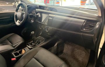 Toyota Hilux 2.8 D-4d Turbo CD Power Pack 4x4 - Foto #6