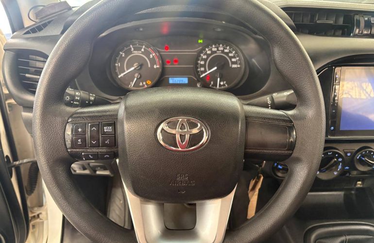 Toyota Hilux 2.8 D-4d Turbo CD Power Pack 4x4 - Foto #7