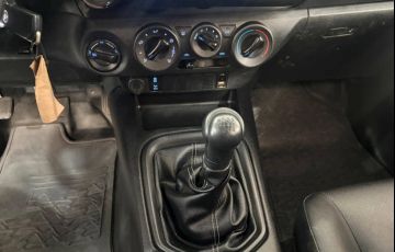 Toyota Hilux 2.8 D-4d Turbo CD Power Pack 4x4 - Foto #9