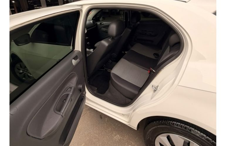 Volkswagen Gol City 1.0 MI (Flex) - Foto #9
