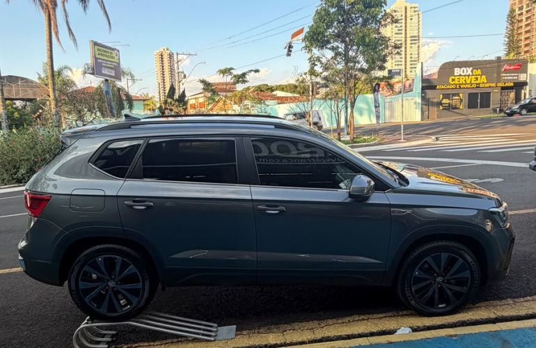 Volkswagen Taos 250 TSi Comfortline - Foto #4