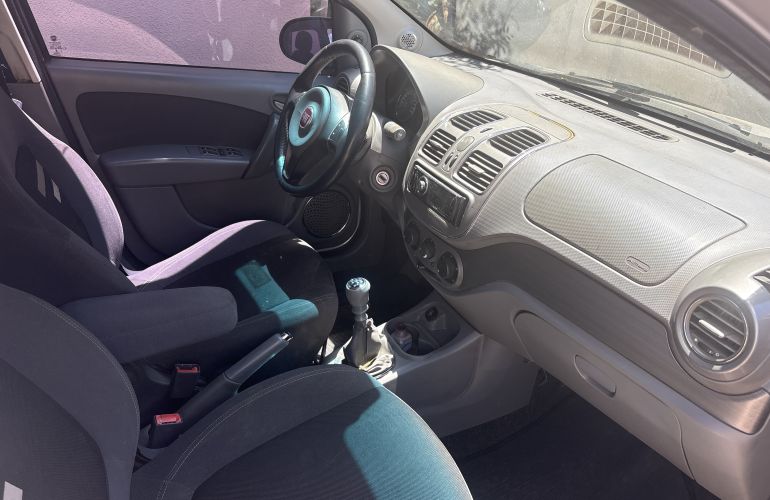 Fiat Grand Siena Essence 1.6 16V (Flex) - Foto #2