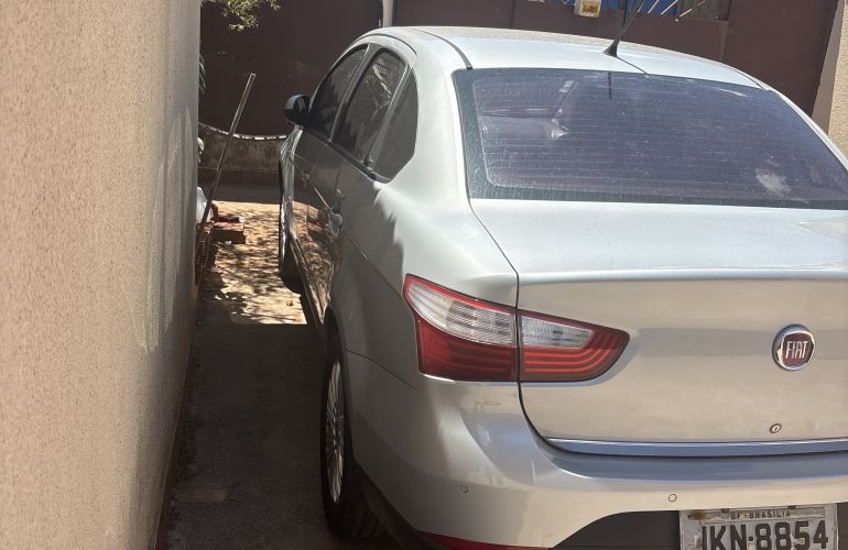 Fiat Grand Siena Essence 1.6 16V (Flex) - Foto #4
