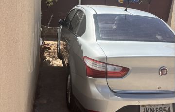 Fiat Grand Siena Essence 1.6 16V (Flex) - Foto #4