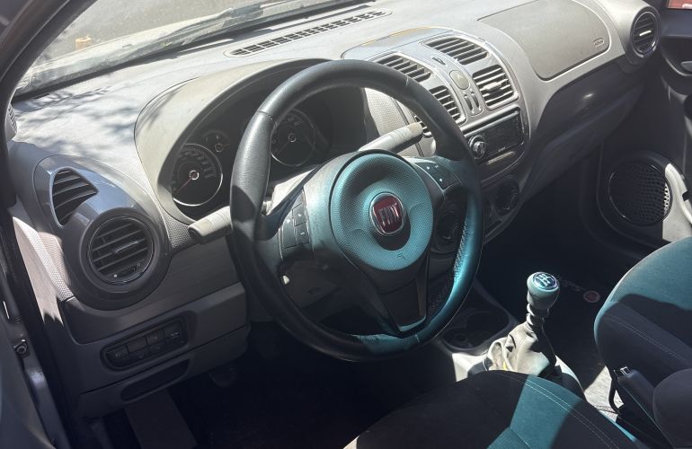 Fiat Grand Siena Essence 1.6 16V (Flex) - Foto #5