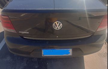 Volkswagen Voyage 1.0 Total Flex - Foto #2