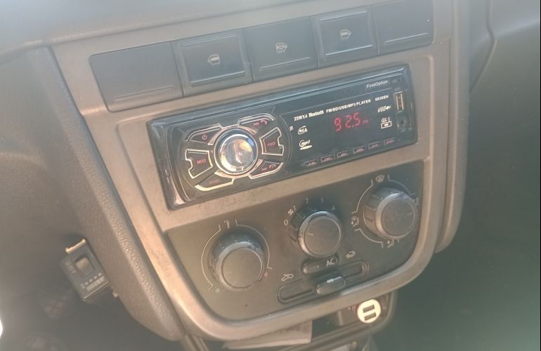 Volkswagen Voyage 1.0 Total Flex - Foto #8