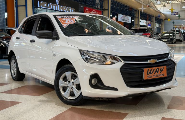 Chevrolet Onix 1.0 - Foto #8