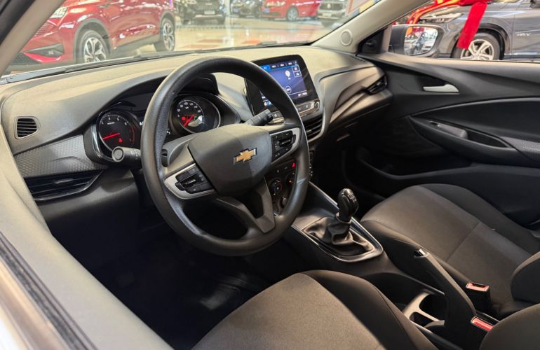 Chevrolet Onix 1.0 - Foto #9