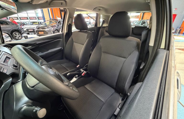 Honda Fit 1.5 DX 16v - Foto #10